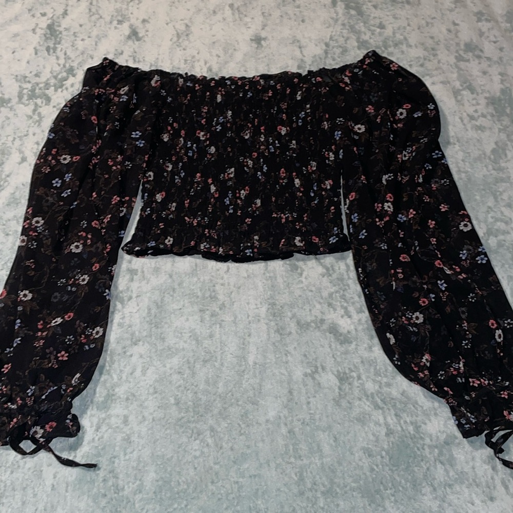 Olivaceous smocked top